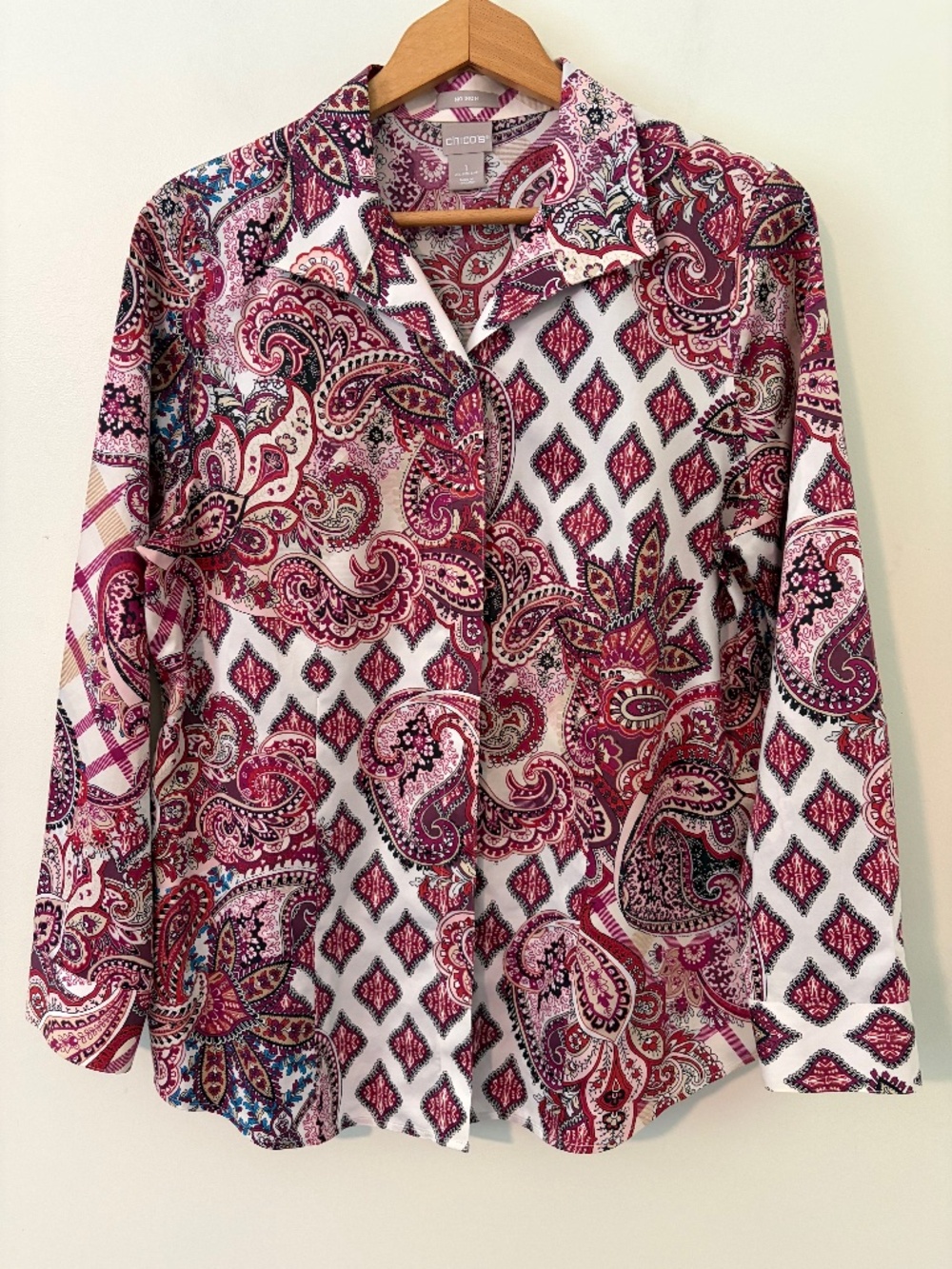 Chico's No Iron Shirt Size 1 (US M 8/10) Paisley Print Long Sleeve Button Up